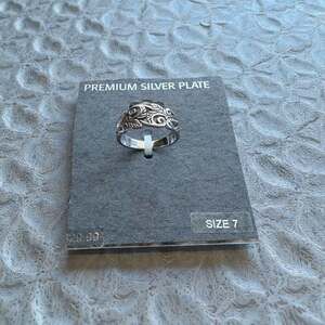 Vintage premium Silver Scroll and Bead Filigree Ring retail@29.99$